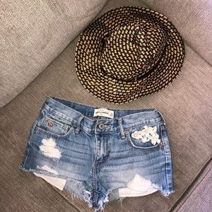 NWOT Abercrombie festival shorts 🌈